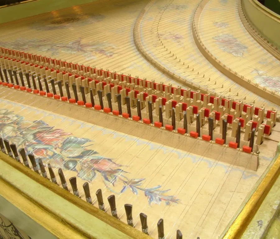 I Nostri Strumenti - Fabro pianoforti