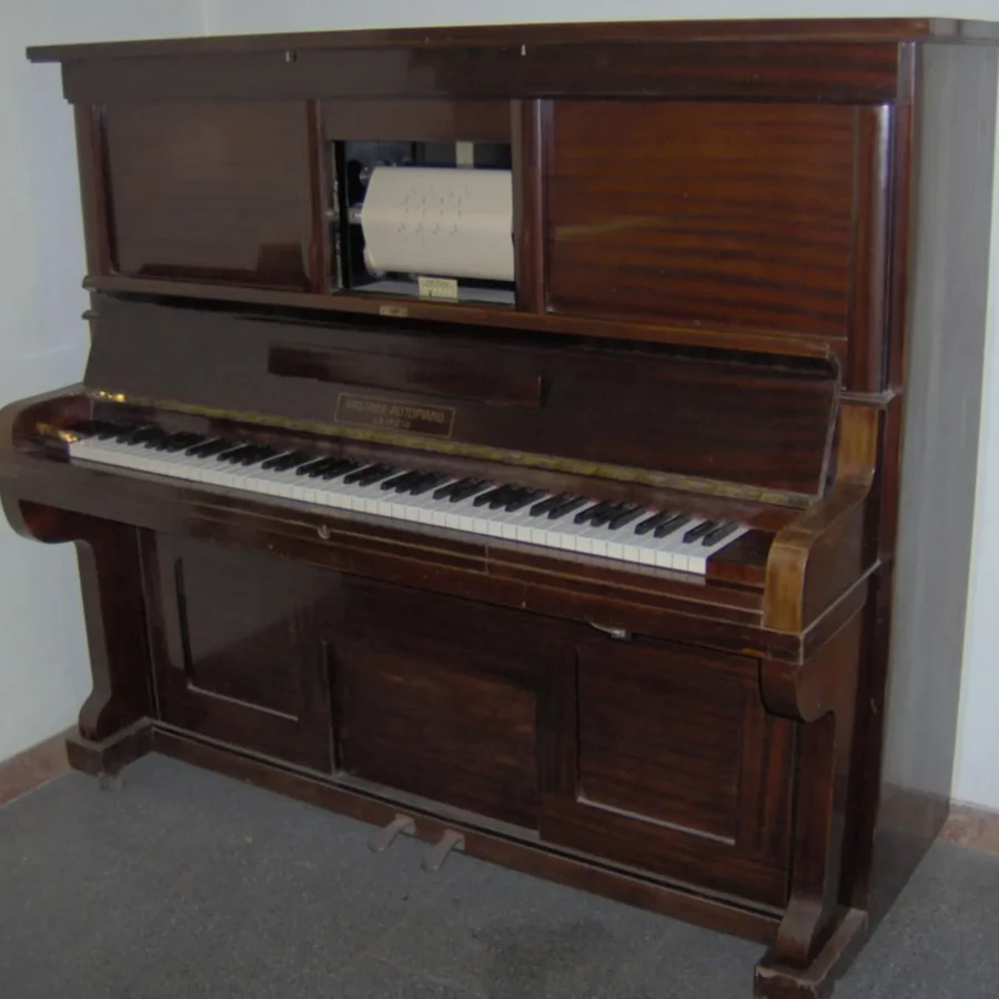 I Nostri Strumenti - Fabro pianoforti