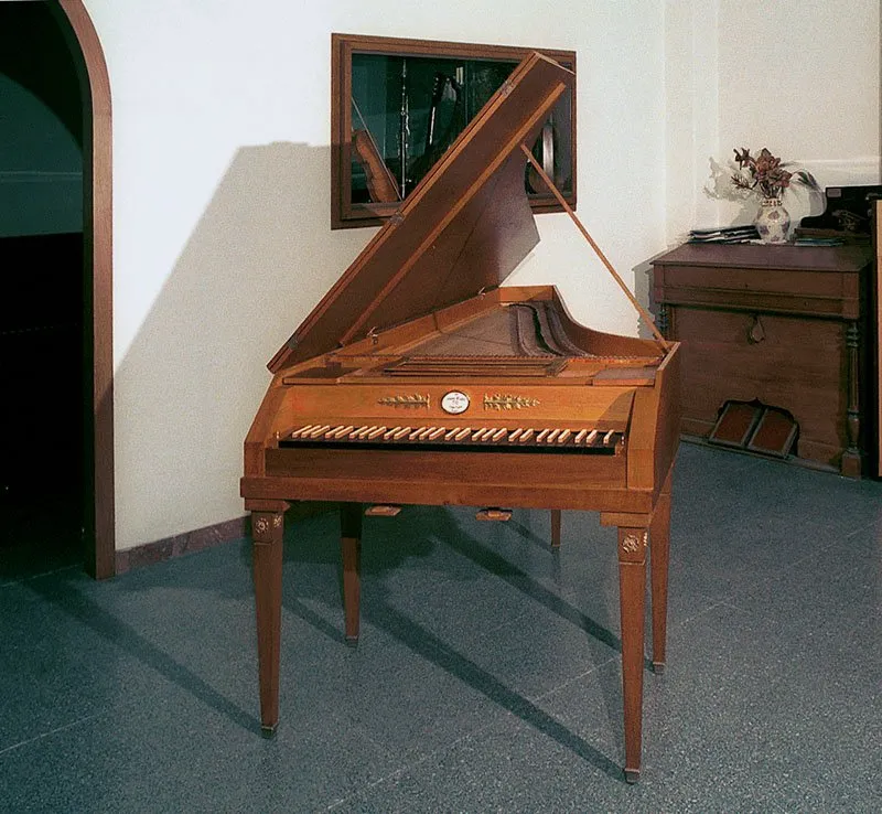 I Nostri Strumenti - Fabro pianoforti