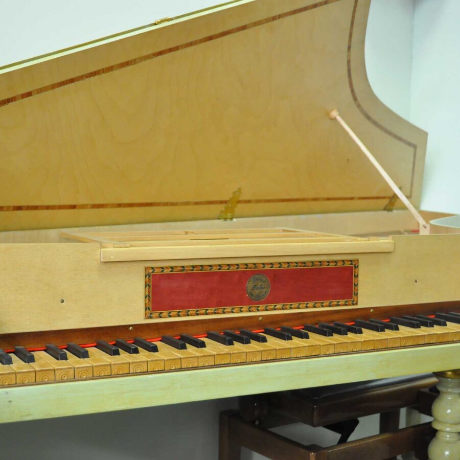 I Nostri Strumenti - Fabro pianoforti